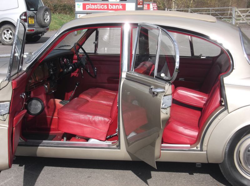 1968 Daimler V8 250 Saloon Interior 1